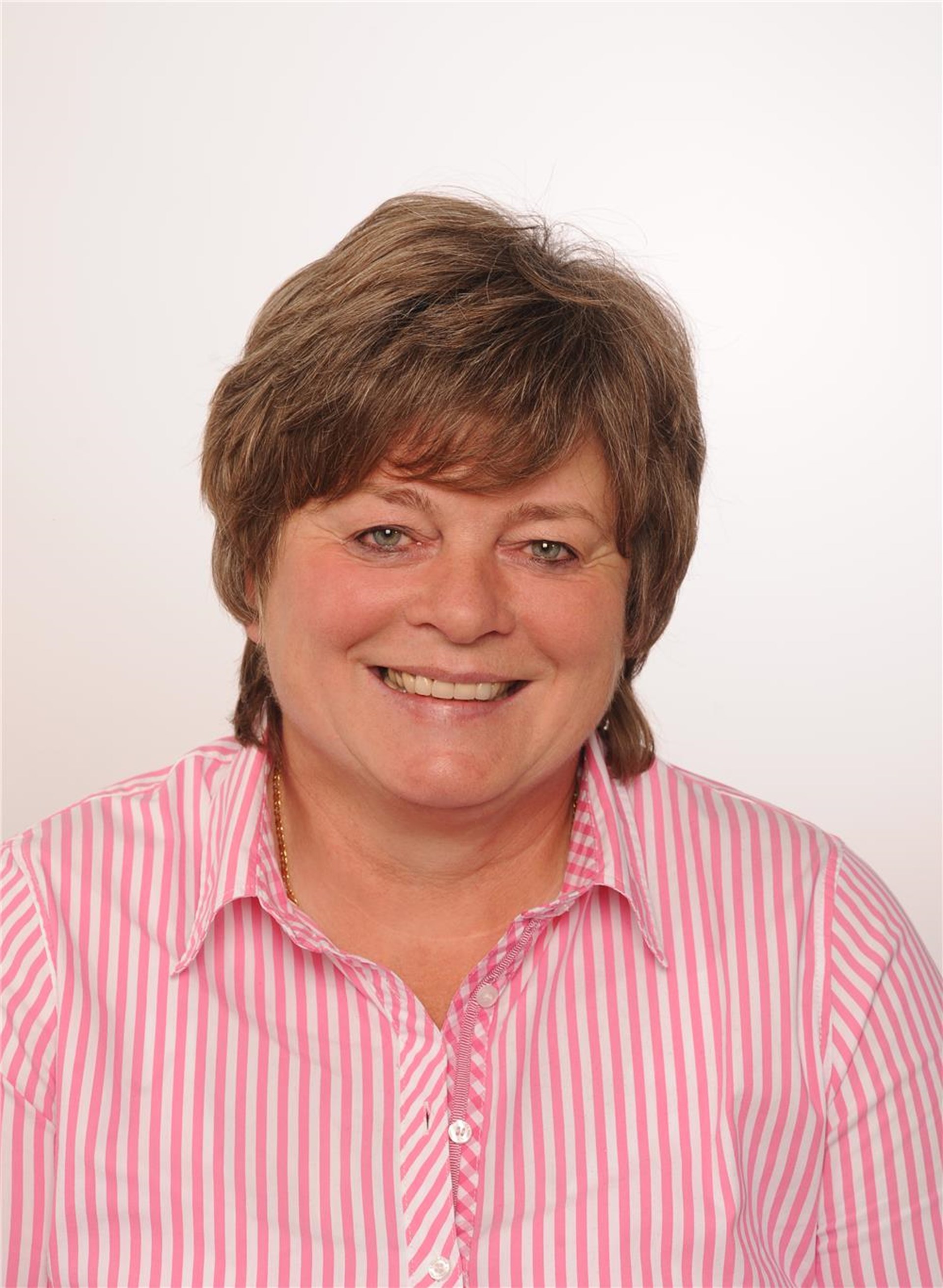 Frau Brunhild Demmer